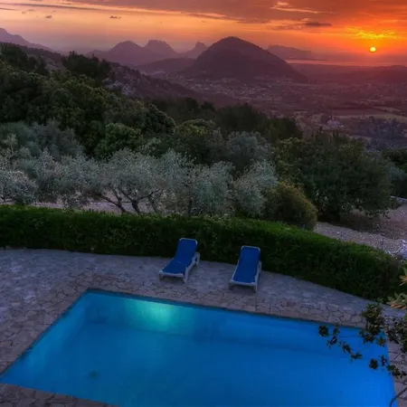 Sleeps 4 Pool Air Con Wifi Villa *
